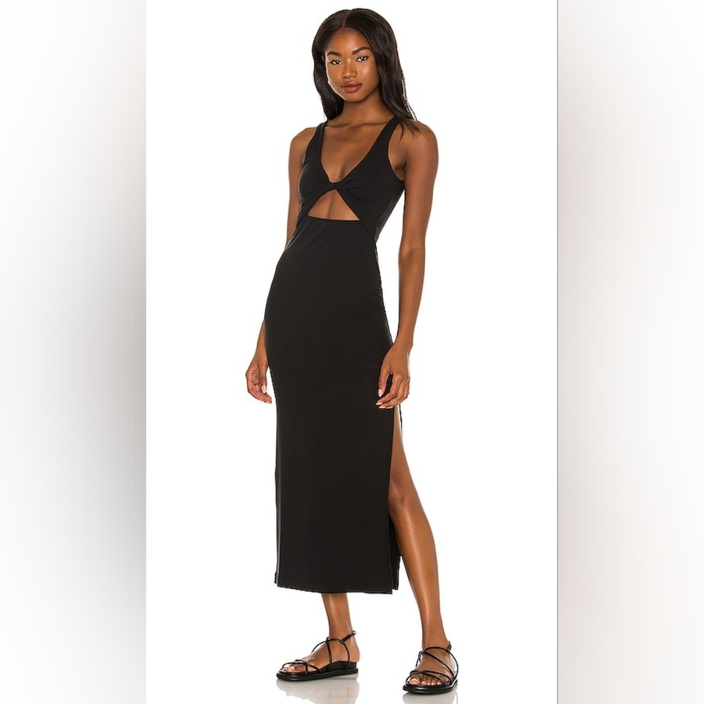 Socialite Ribbed twist front w/ cutout